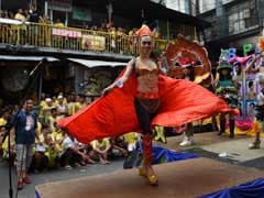 Inmates Bring Christmas Cheer To Philippine Prison With Beauty Pageant