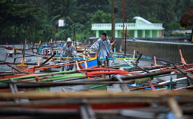 Christmas Typhoon Nock-Ten Threatens Philippine Capital