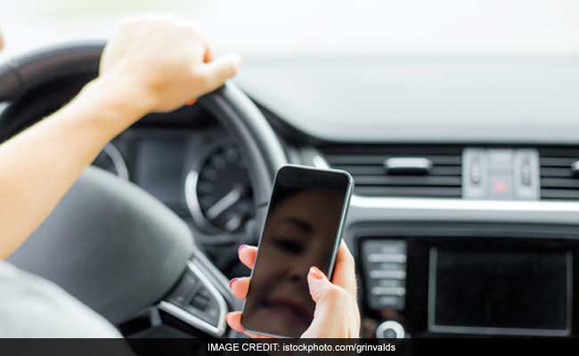 ड्राइविंग करते समय करते हैं तो फोन तो, गाड़ी की रफ्तार बढ़ते ही ऐप कर देगा मोबाइल की सेवाएं बंद