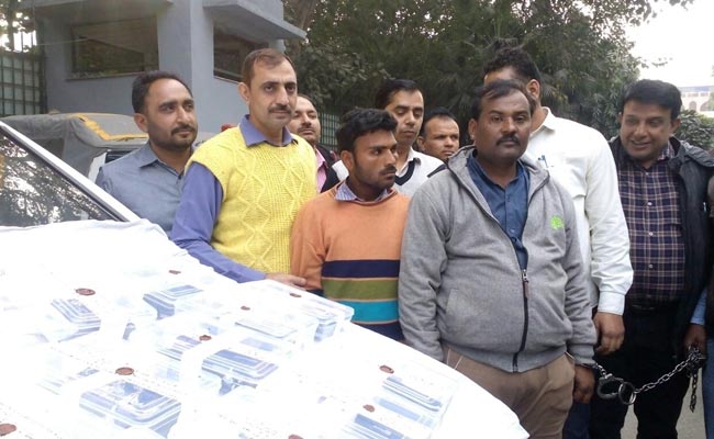 दिल्ली : हथियारों का जखीरा बरामद, 43 पिस्टल के साथ 2 गिरफ्तार