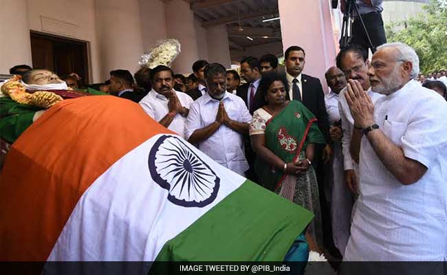 Tamil Nadu Chief Minister O Panneerselvam Breaks Down As PM Modi Pays Tribute To Jayalalithaa
