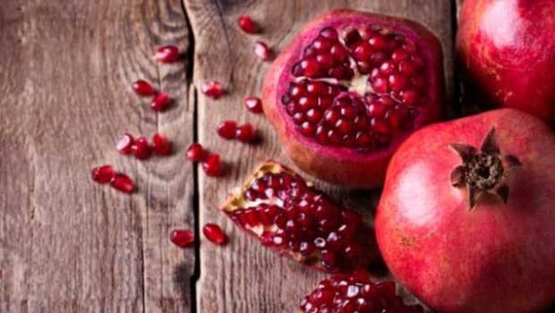 What Is The Best Way To Peel Pomegranate | How To Peel Pomegranate Fast And Easy | Here Are Tips How To Peel A Pomegranate Easily And Quickly