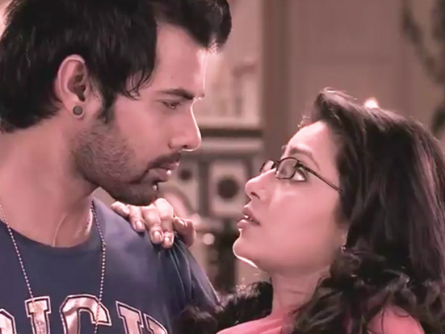 <I>Kumkum Bhagya</i>, December 14, Written Update: Pragya Decides To Leave Abhi Forever