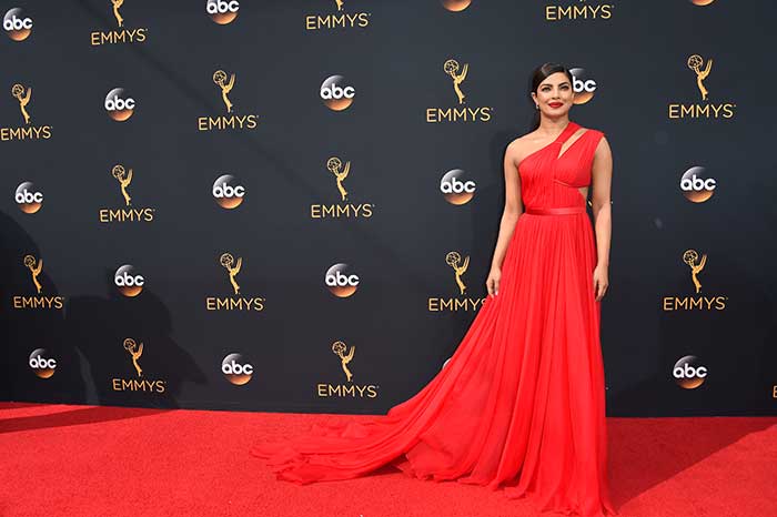 priyanka chopra oscars dress