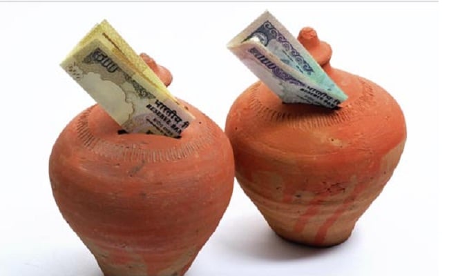 Let Government Staff's Pension Funds To Invest 50% In Equities: PF Body