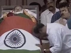Rajinikanth Not To Celebrate Birthday In View Of Jayalalithaa's Death