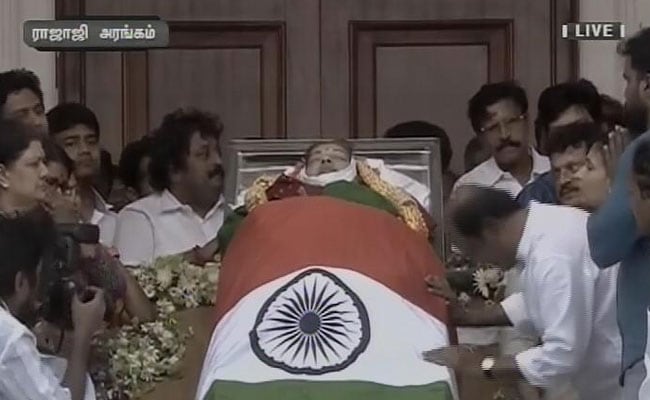 Rajinikanth Not To Celebrate Birthday In View Of Jayalalithaa's Death
