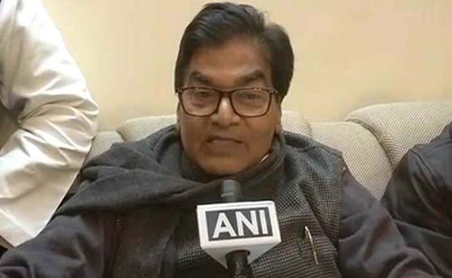 सपा MLC पुष्&zwj;पराज जैन के यहां आयकर वालों ने छापा खिसियाहट में डाला क्&zwj;योंकि... : रामगोपाल यादव