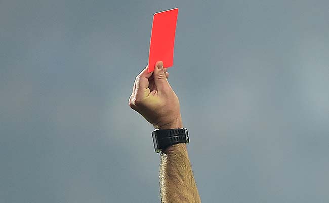 क्रिकेट में भी दिखेगा 'रेड कार्ड' : MCC की वर्ल्ड कमेटी ने की सिफारिश, प्लेयर होंगे सस्पेंड!
