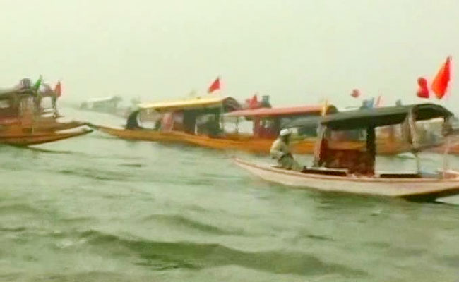 Shikara Rally Sizzles As Srinagar Shivers At -4.5 Degrees