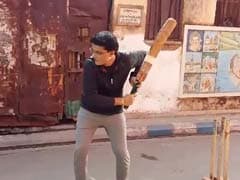 Sourav Ganguly Played <i>Gali</i> Cricket And The Videos Are Now Viral