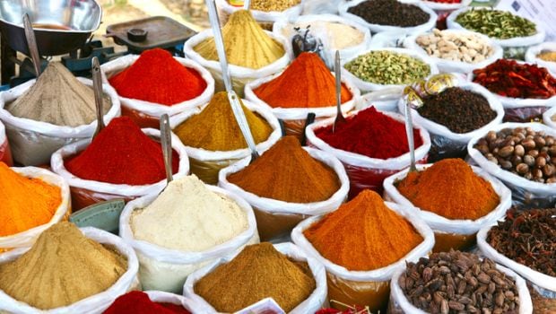 Wonderful Benefits of Winter Spices: Turmeric, Cinnamon Cloves and More