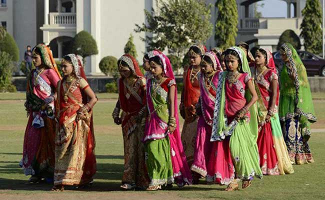 सूरत के कारोबारी ने किया 236 'बेटियों' का सामूहिक विवाह, अब तक किए 700 कन्यादान