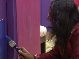 <i>Bigg Boss 10</i>, December 21: Swami Om Breaks Door, Now Repairs It <i>Bigg Boss 10</i>, December 21: Swami Om Breaks Door, Now Repairs It