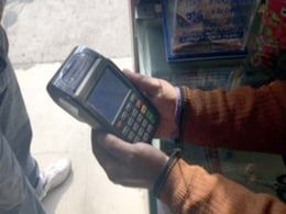 'स्वाइप मशीन नहीं है भाई, कैसे करें कमाई', परेशान दुकानदार 'स्वाइप मशीन नहीं है भाई, कैसे करें कमाई', परेशान दुकानदार
