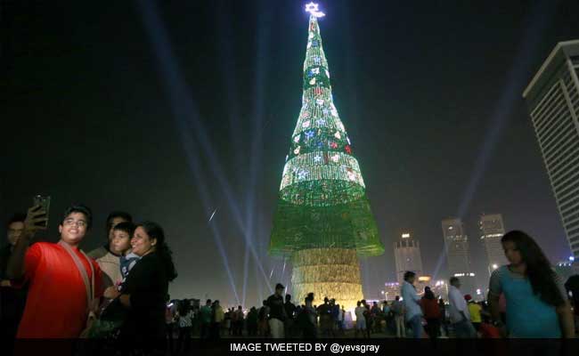 Sri Lanka Claims World's Tallest Artificial Christmas Tree