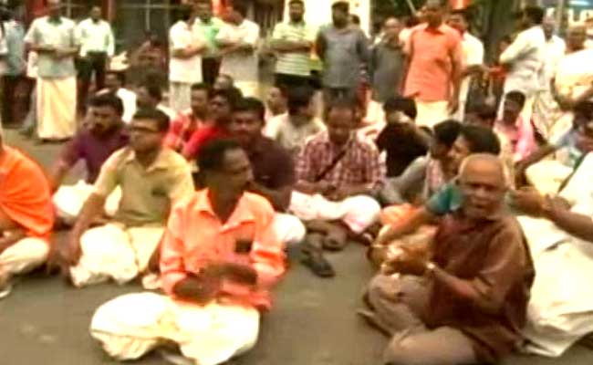 Protests At Iconic Sree Padmanabhaswamy Temple As Women In Salwars Enter For First Time