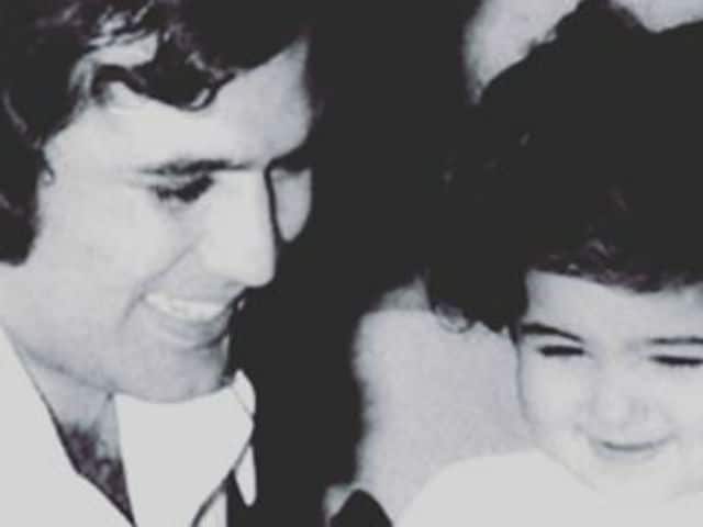 Twinkle Posts Old Pic With Father Rajesh Khanna On Shared Birthday