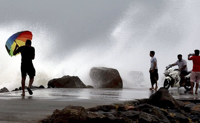 Cyclone Vardah Keeps Andhra Pradesh On High Alert; Over 9,400 Evacuated