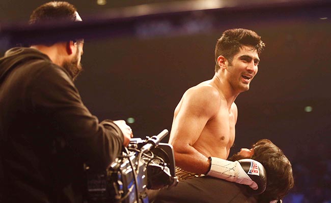 भारत के पेशेवर बॉक्‍सर विजेंदर सिंह के खिलाफ मुकाबले से हटे जुल्पिकर