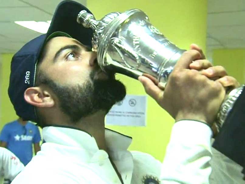 Indian Cricket Team Celebrates Christmas With Mannequin Challenge