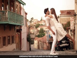 फिल्म रिव्यू : सस्पेंस और थ्रिलर से भरपूर है 'वजह तुम हो', जानिए रेटिंग... फिल्म रिव्यू : सस्पेंस और थ्रिलर से भरपूर है 'वजह तुम हो', जानिए रेटिंग...