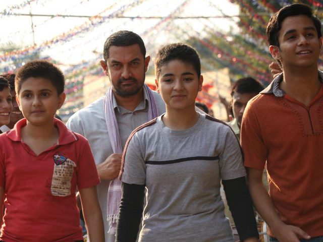 Zaira Wasim, You Are My Role Model: Aamir Khan Tweets For Trolled <i>Dangal</i> Co-Star