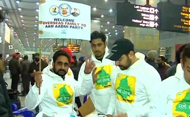 पंजाब विधानसभा चुनाव 2017 : घूम-घूमकर 'आप' के लिए वोट मांगते NRI से अकाली-कांग्रेस परेशान पंजाब विधानसभा चुनाव 2017 : घूम-घूमकर 'आप' के लिए वोट मांगते NRI से अकाली-कांग्रेस परेशान