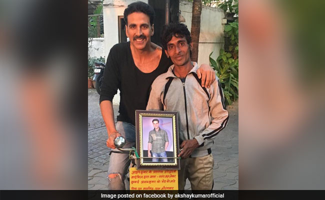अक्षय कुमार से 1600 किलोमीटर साइकिल चलाकर मिलने पहुंचा फैन, अक्षय को पसंद नहीं आया अक्षय कुमार से 1600 किलोमीटर साइकिल चलाकर मिलने पहुंचा फैन, अक्षय को पसंद नहीं आया