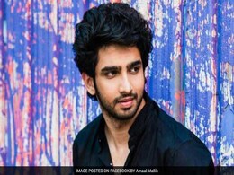 अवॉर्ड शो पर संगीतकार अमाल मलिक भड़के, लिखा 'पुरस्कार गया भाड़ में...' अवॉर्ड शो पर संगीतकार अमाल मलिक भड़के, लिखा 'पुरस्कार गया भाड़ में...'