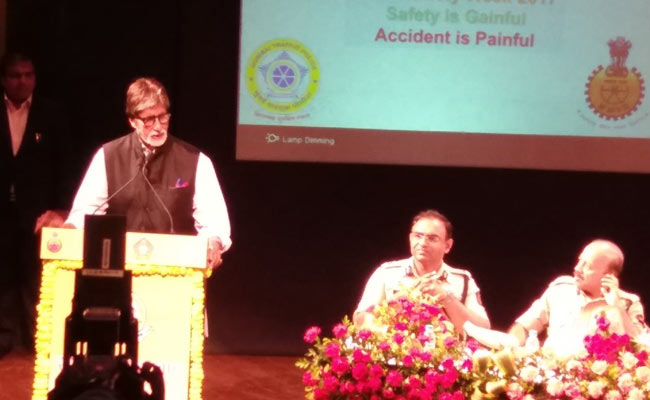 अमिताभ ने कहा- ट्रैफिक नियम तोड़ने वालों के पास ड्राइविंग लाइसेंस, उन्हें ट्रेनिंग देने वाले कैसे?