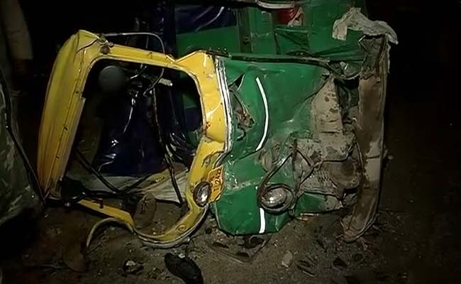 गाजियाबाद : तेज रफ्तार ऑडी ने ऑटो को टक्कर मारी, ऑटो सवार 4 की मौत