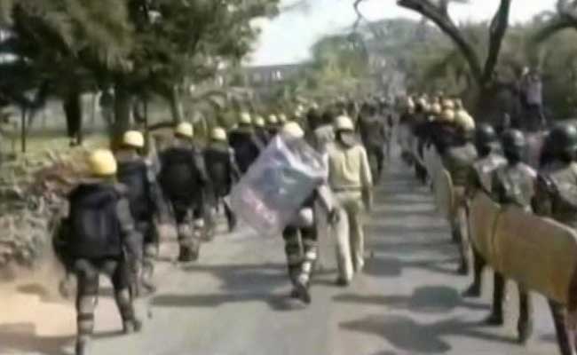 Police Finally March Into Bengal's Bhangar, But No Peace Yet