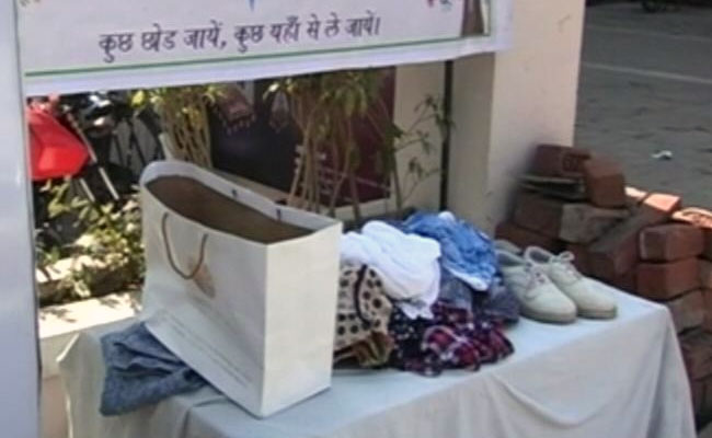 In Bhopal, A 'Wall Of Dedication' Helps Those In Need