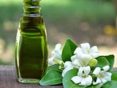 6 Benefits of Bhringraj Oil: An Ancient Ayurvedic Treatment For Your Hair