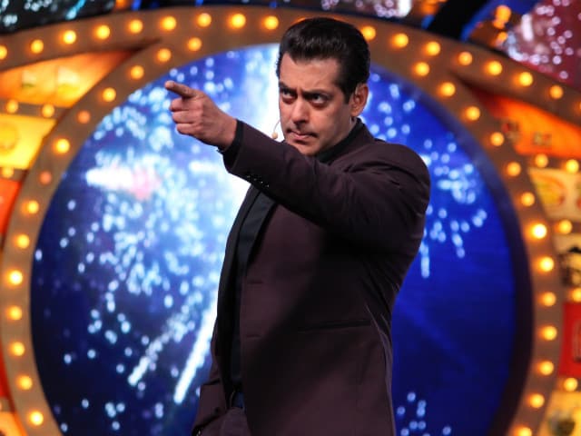 Bigg Boss 10, January 1: Salman Khan Is Back With His Reviews For The Contestants