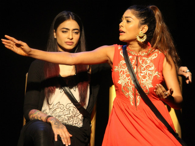 <I>Bigg Boss 10</i>, January 28: A Last Battle Between Team Celebs And Indiawale