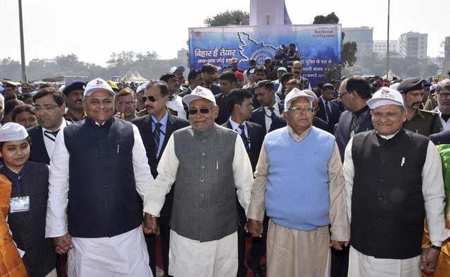 Lakhs Join 11,000-Km-Long Human Chain Supporting Prohibition Policy In Bihar