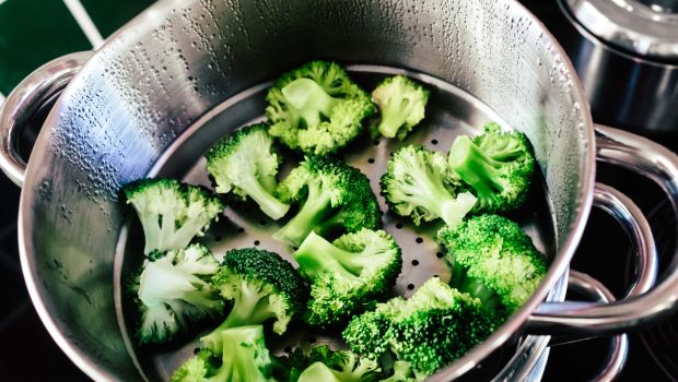 Men's Health: Eating Broccoli May Lower Risk of Prostate Cancer