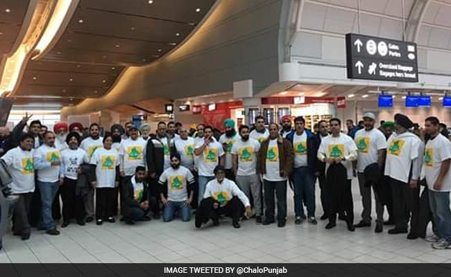 AAP's Manish Sisodia Leads Big 3 am Welcome At Airport For NRI Campaigners