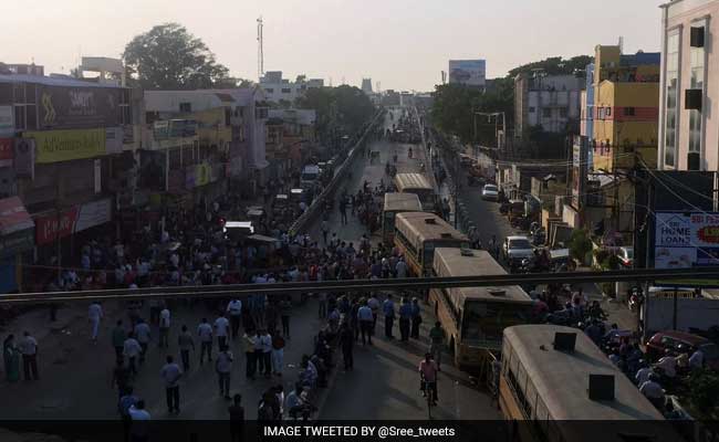 Chennai Traffic Falls Victim To Jallikattu Protests, Arterial Roads Blocked