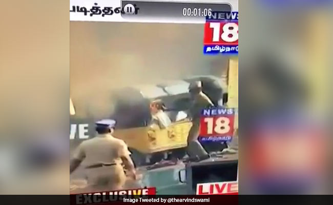 Jallikattu: Kamal Haasan, Others Tweet Video Of Cop Setting An Auto On Fire