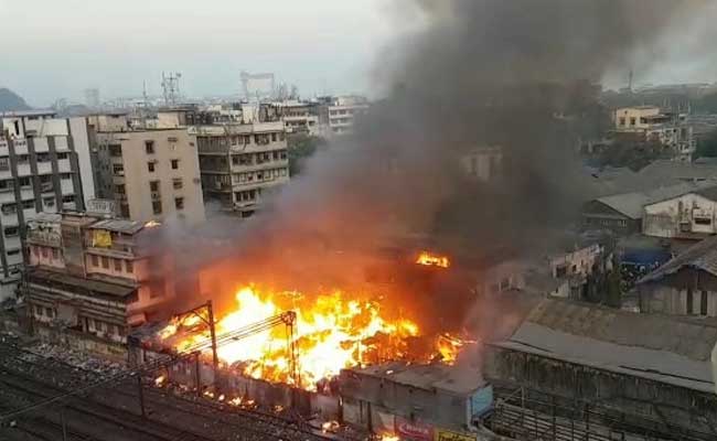 Mumbai Fire: 6 Injured In Blaze At Dana Bandar Slum, Local Train Services Hit