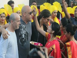 दीपिका पादुकोण और विन डीजल हाथ में हाथ डाले पहुंचे भारत दीपिका पादुकोण और विन डीजल हाथ में हाथ डाले पहुंचे भारत