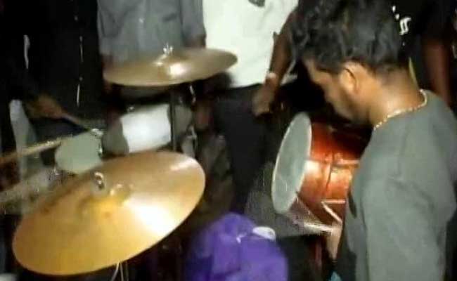 Jallikattu Supporters Prep For Celebrations Following Governor's Green Signal