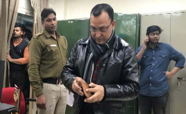 पैसे लेकर मरीजों को भर्ती कराने वाला एम्स का फर्जी डॉक्टर गिरफ्तार, असली डॉक्टर से पाला पड़ा तो खुली पोल