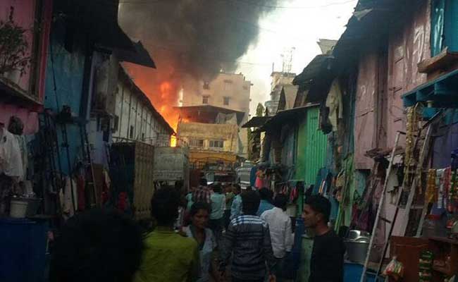 fire in mumbai slums 650