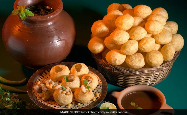 The Gol Gappa Connection: Indian Brides That Won The Internet With Their Obsession For This Street Food