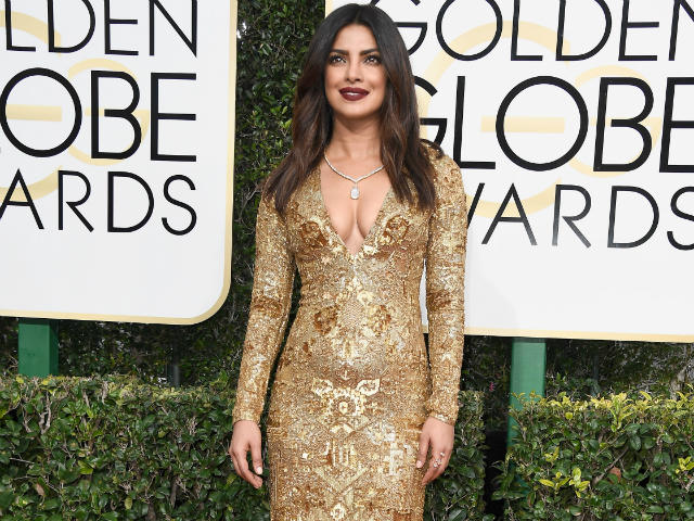 Golden Globes 2017: Priyanka Chopra Wins Red Carpet In Ralph Lauren, Presents Award