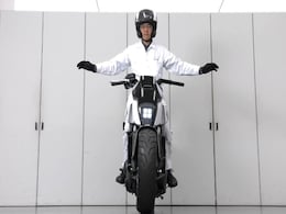 CES 2017: Honda Unveils Self-Balancing Motorcycle CES 2017: Honda Unveils Self-Balancing Motorcycle